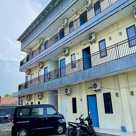 Richmond Guest House Cirebon Redpartner Extérieur photo