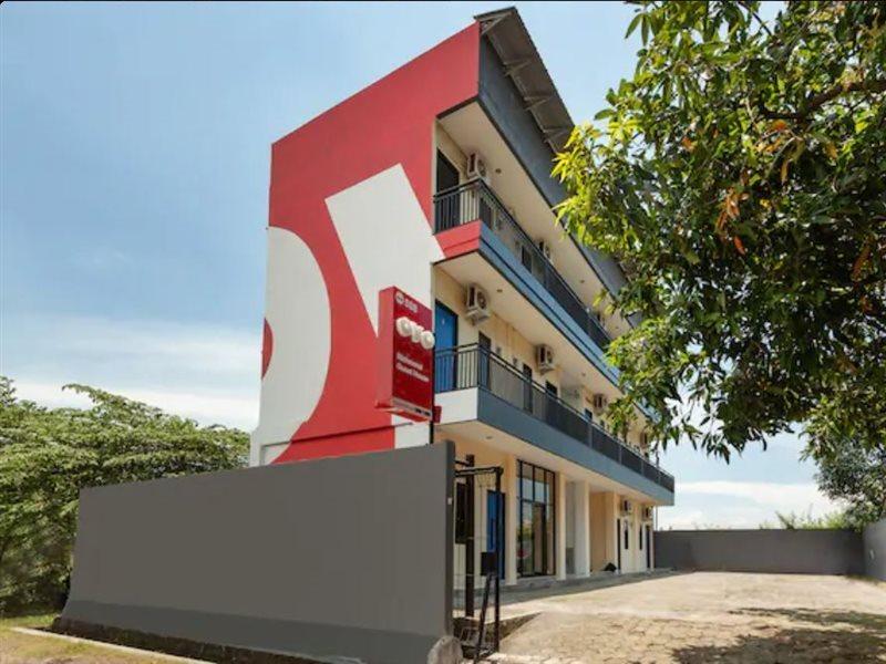 Richmond Guest House Cirebon Redpartner Extérieur photo