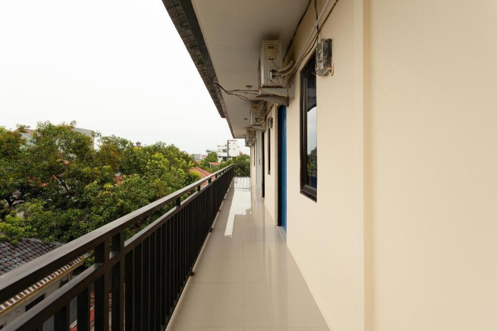 Richmond Guest House Cirebon Redpartner Extérieur photo