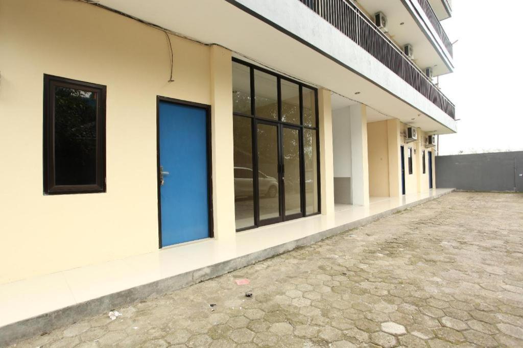 Richmond Guest House Cirebon Redpartner Extérieur photo